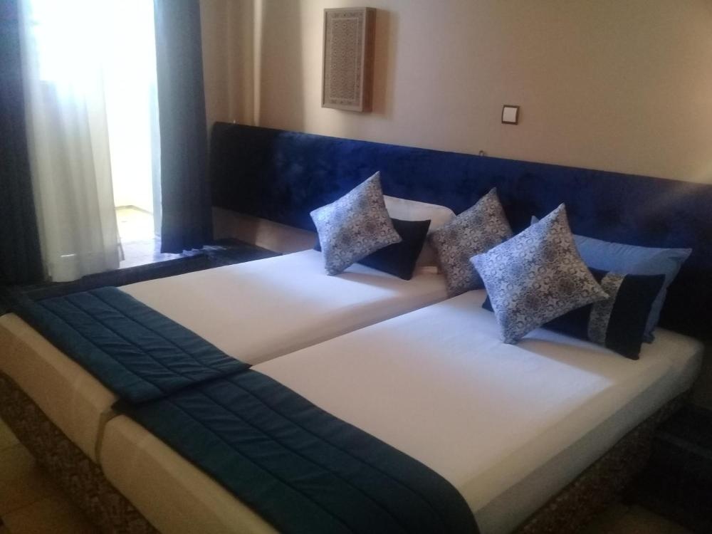 Room image 5